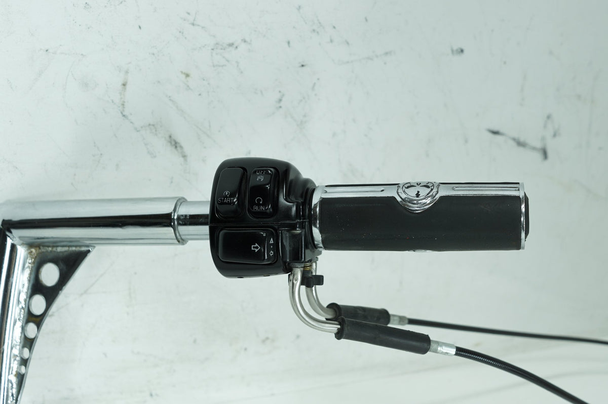 1999 - 2006 Harley-Davidson Softail Fat Boy Handlebars Left Right Switches Controls  	71684-06A