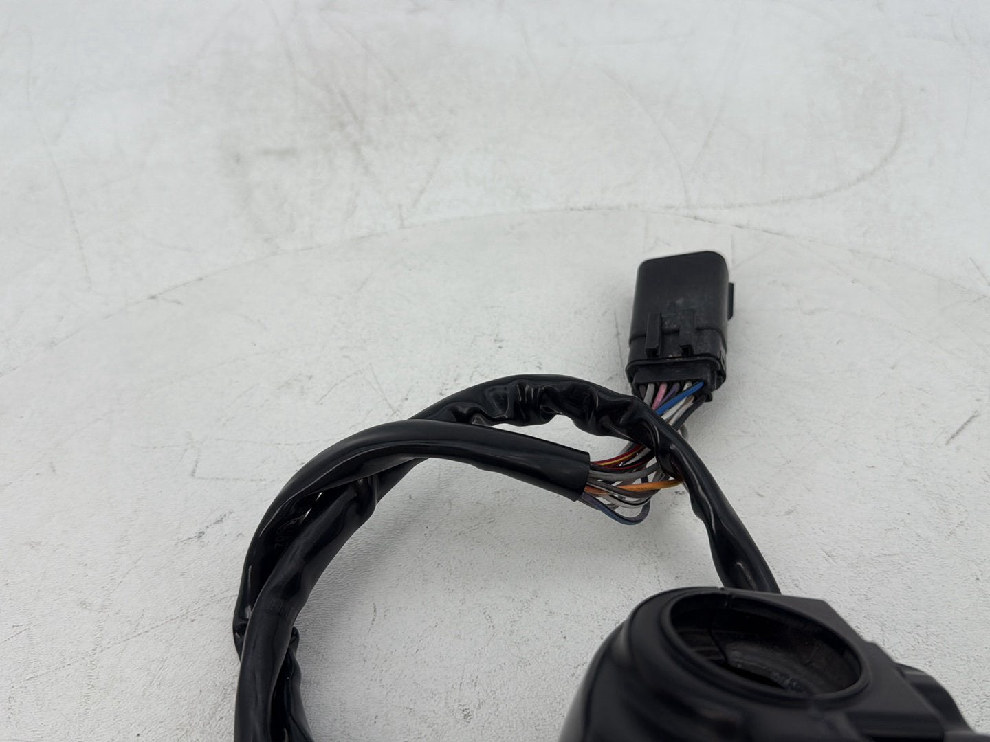 2008 - 2016 Harley-Davidson Touring Electra Glide Ultra Right Engine Start Kill Switches Controls 	71684-06A
