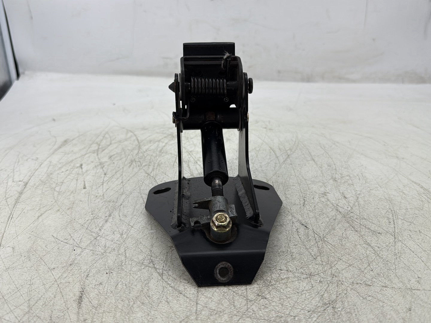 1998 Harley Touring FLHTCUI Electra Glide Ultra OEM Adjustable Rider Backrest Lift Mount 52482-01A