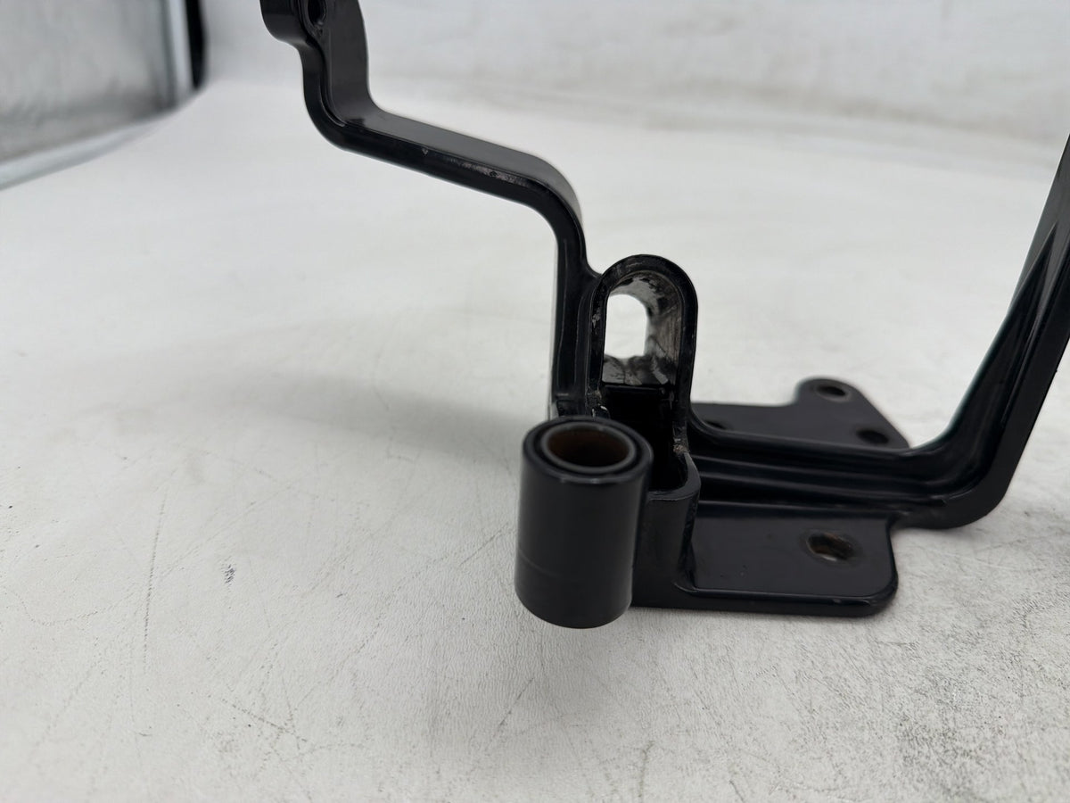 2001 Harley Heritage Softail Classic Left Right Foot Rest Peg Support Bracket