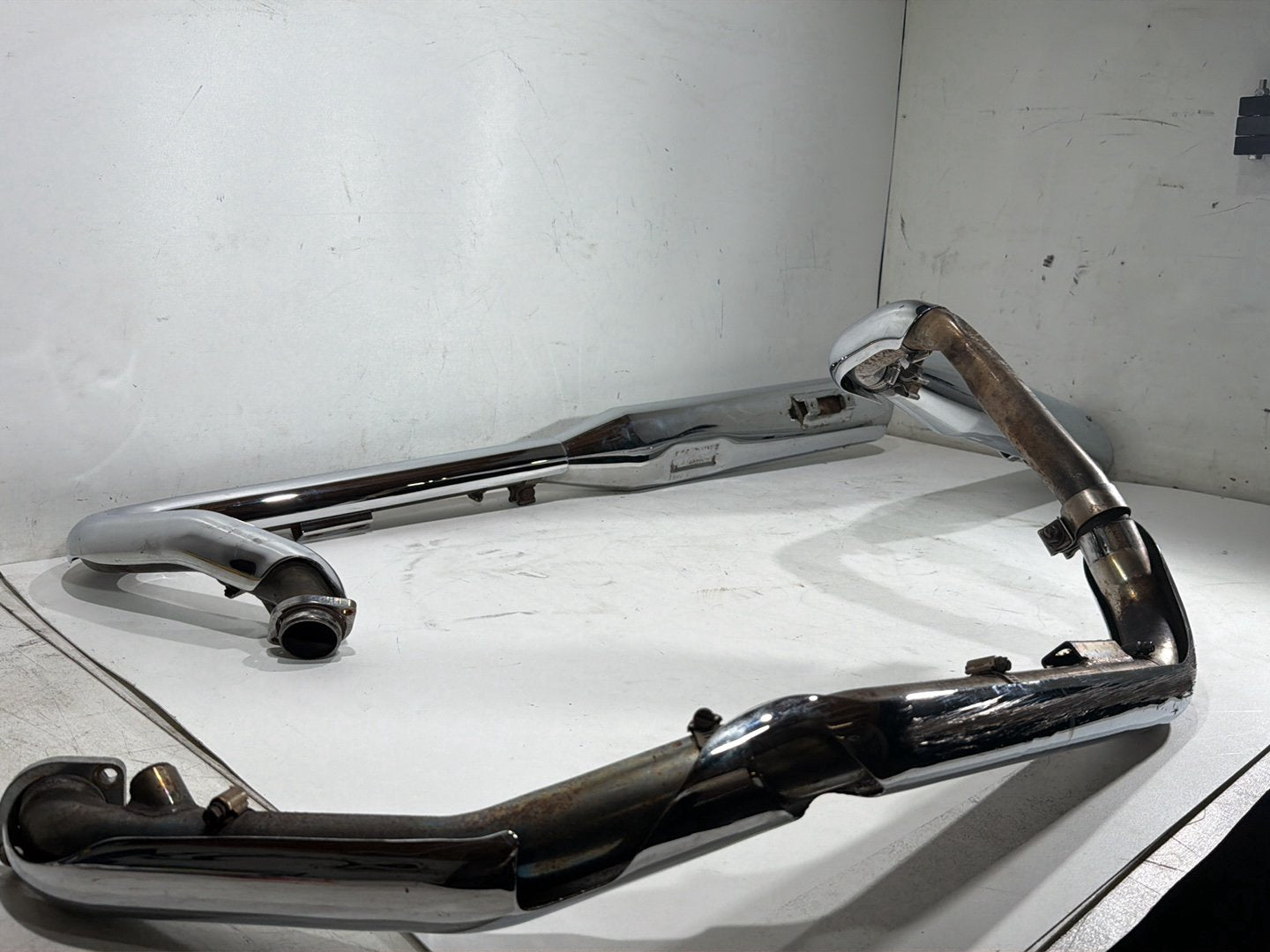 2009 Harley Street Glide Touring FLHX OEM Exhaust Header Pipes Muffler