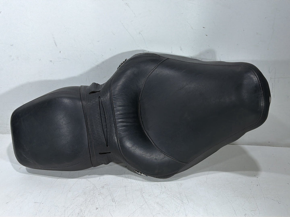 2010 Harley Road King Touring Classic OEM Passenger Rider Driver Seat Saddle