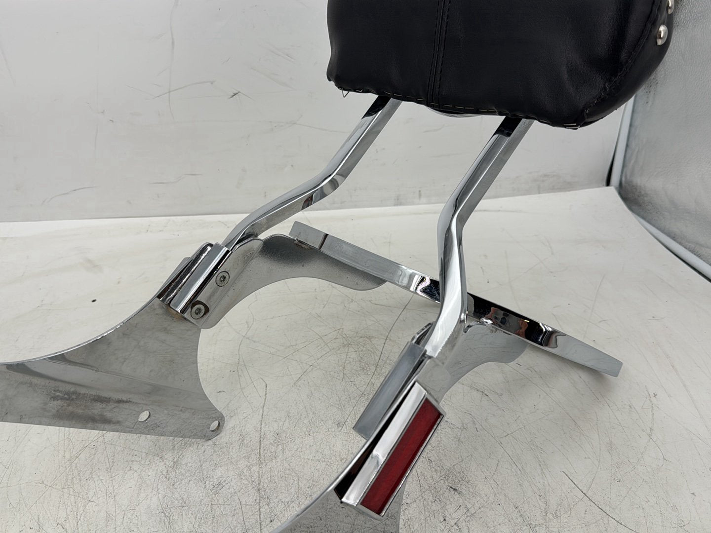 2007 Harley Softail Heritage Classic FLSTC OEM Rear Sissy Bar w/ Backrest Cushion Pad
