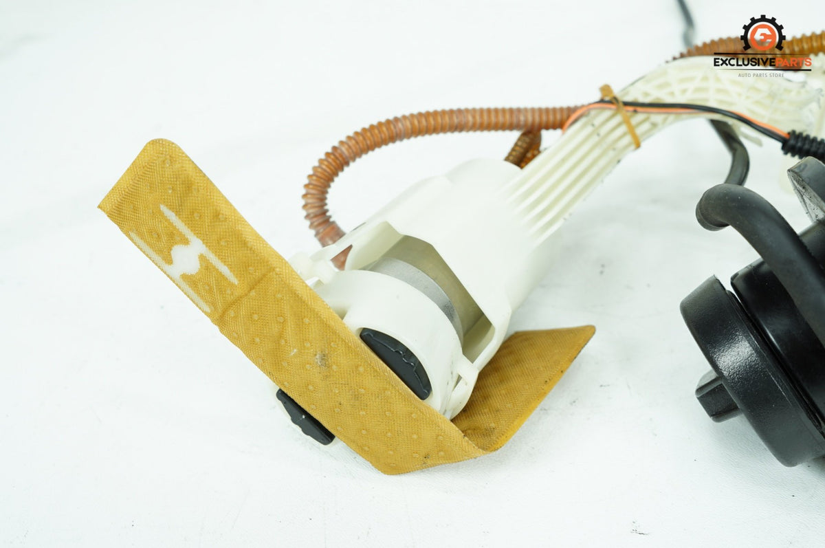 2010 Harley Touring FLHTCU Electra Glide Classic OEM Fuel Pump Gas Gasoline Petrol Sending