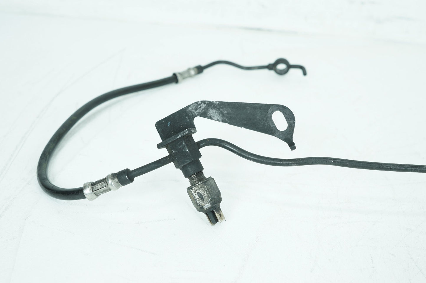 1999 - 2006 Harley-Davidson Dyna Street Bob Rear Brake Hose Line Pipe 40956-00A