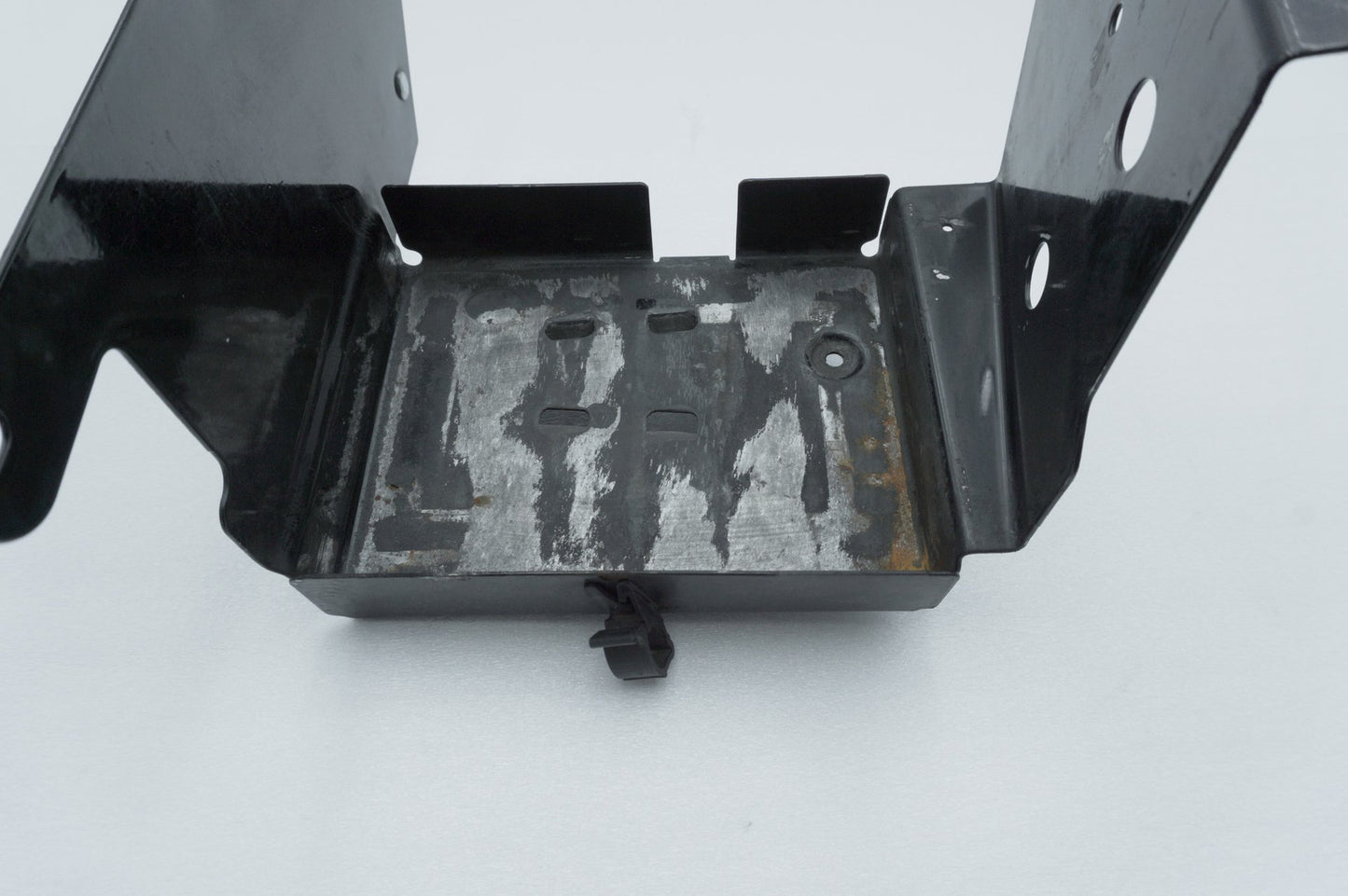 1999 - 2006 Harley-Davidson Touring Electra Glide Battery Tray Bracket Holder Carrier 66281-02A