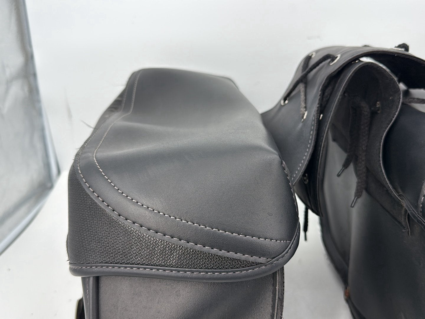 2004 - 2013 Harley-Davidson Sportster 883 Custom Rear Left Right Saddlebags Luggage Leather KEMI-MOTO