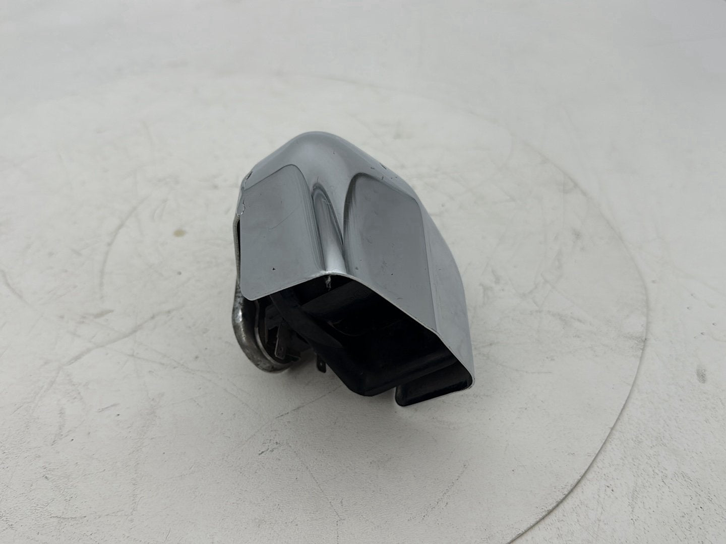 2007 - 2012 Harley-Davidson Touring Electra Glide Ultra Horn Signal Klaxon Chrome Cover