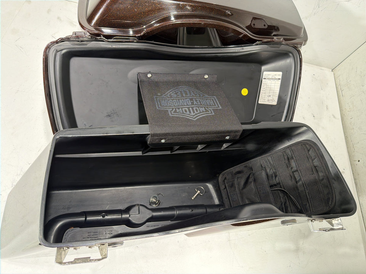 2011 Harley Electra Glide Touring Ultra OEM Left Right Saddlebags Luggage NOKey