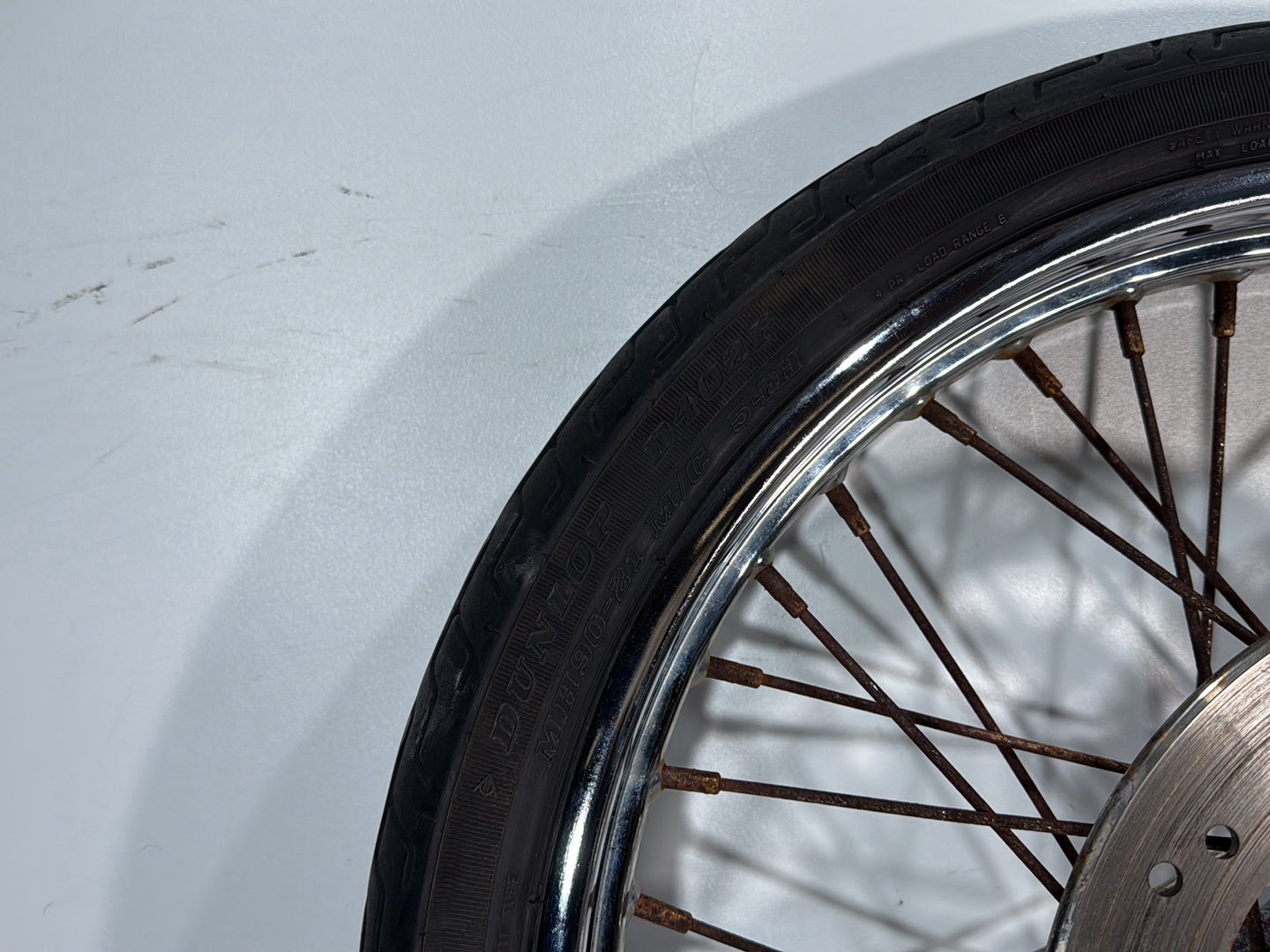 2005 Harley Dyna FXDWG Wide Glide OEM Front Wheel Rim Tire Spoked