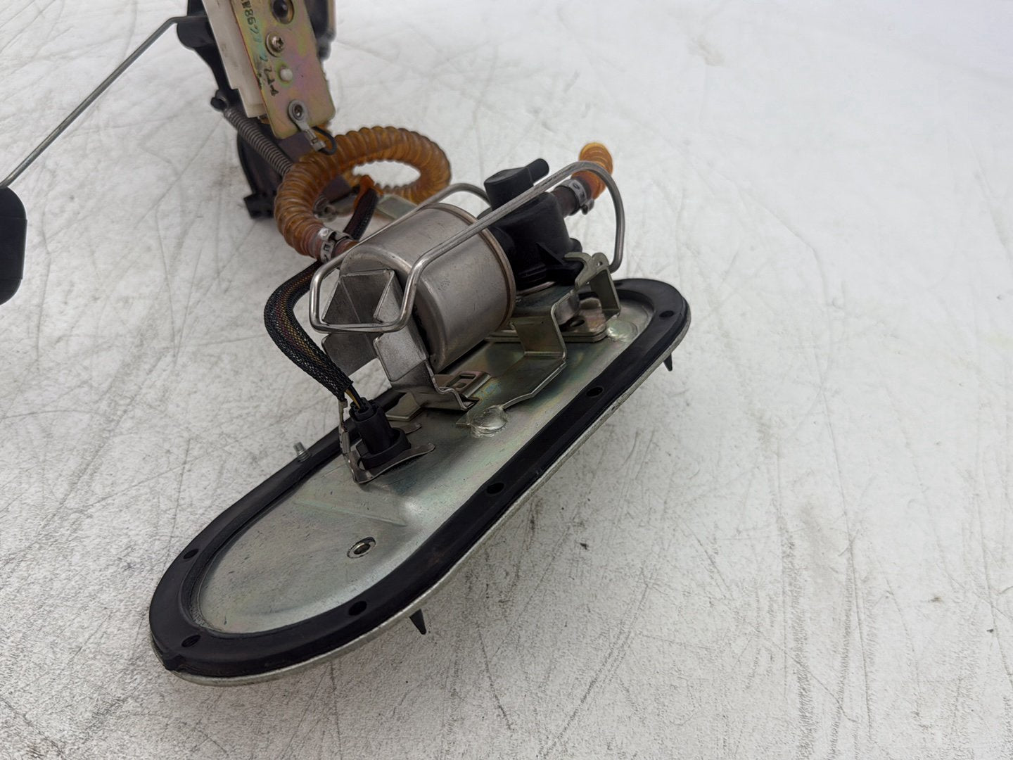 2004 Harley Road King Touring Custom FLHRSI OEM Gas Gasoline Fuel Petrol Pump Sending