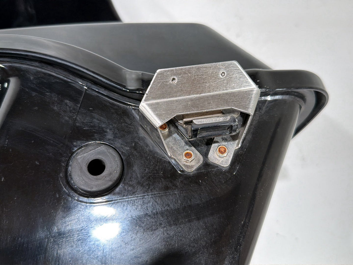 2010 Harley Road King Touring Classic OEM Left Right Saddlebags Luggage NOKey