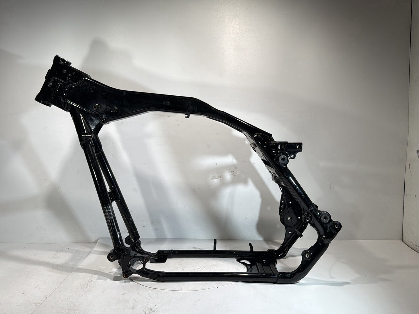 2008 - 2016 Harley-Davidson Touring Street Glide Body Main Frame Chassis SLVG 47900-11BHP