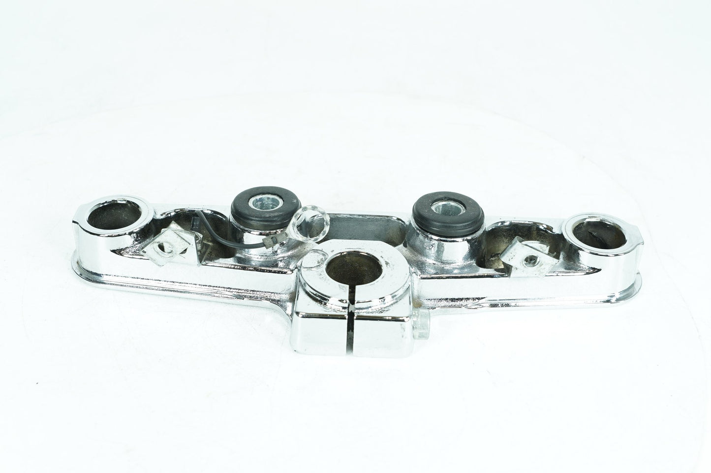 1999 - 2006 Harley-Davidson Softail Deluxe Front Fork Upper Triple Tree Bracket  	45456-86A