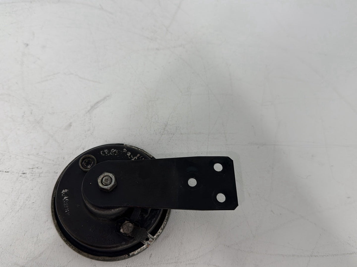 2005 Harley Sportster XL883C 883 Custom OEM Signal Horn Klaxon Beep 69043-96B