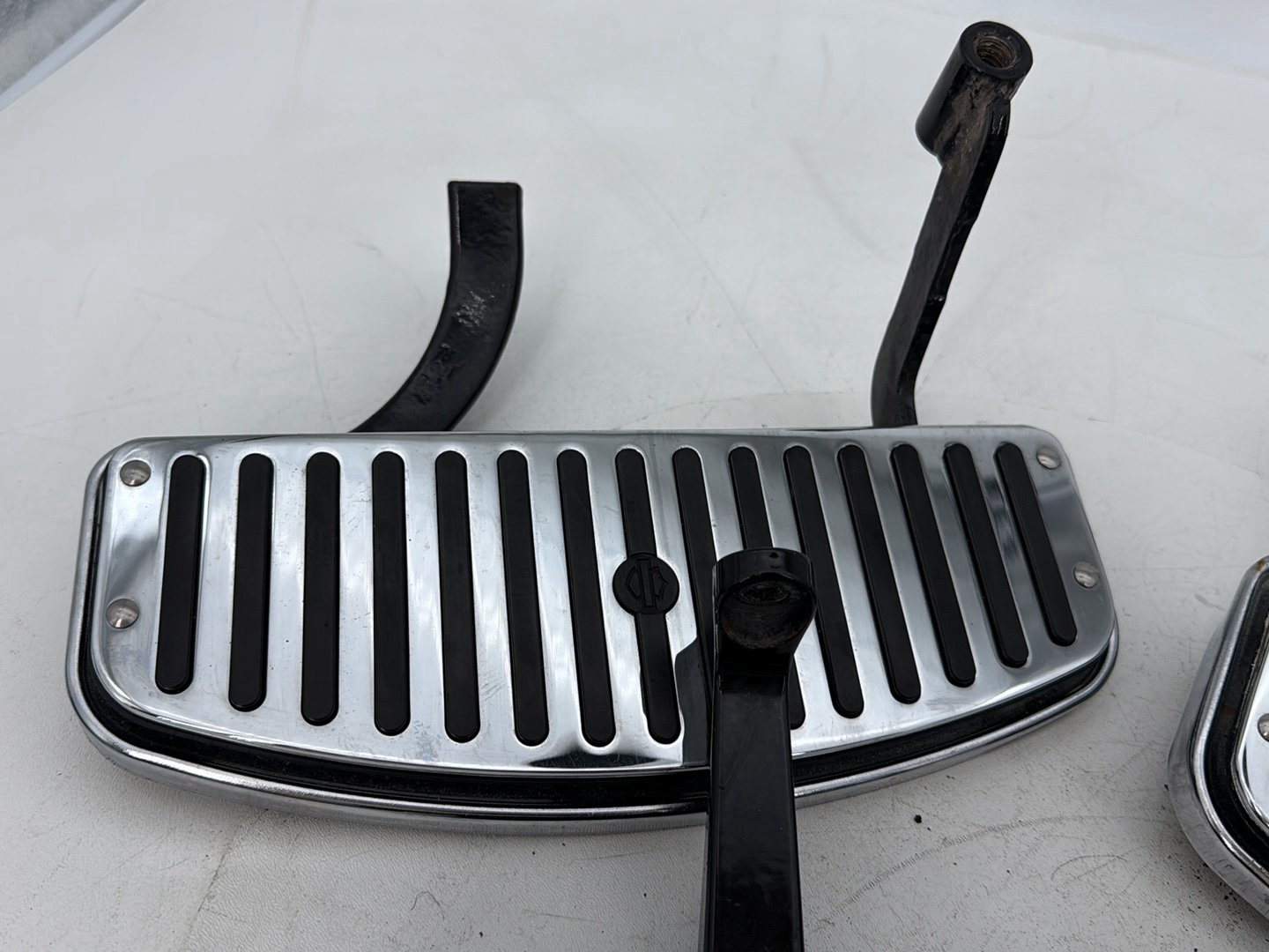 1999 - 2006 Harley-Davidson Touring Electra Glide Left Right Driver & Pass Floorboard Foot Rest 50621-79A
