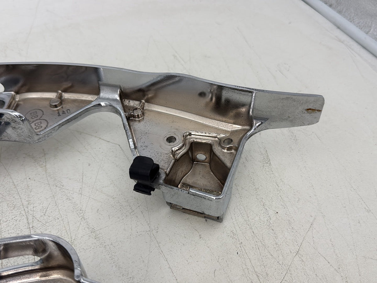 2015 Harley Road Glide Touring OEM Left Right Saddlebag Fender Struts Brackets