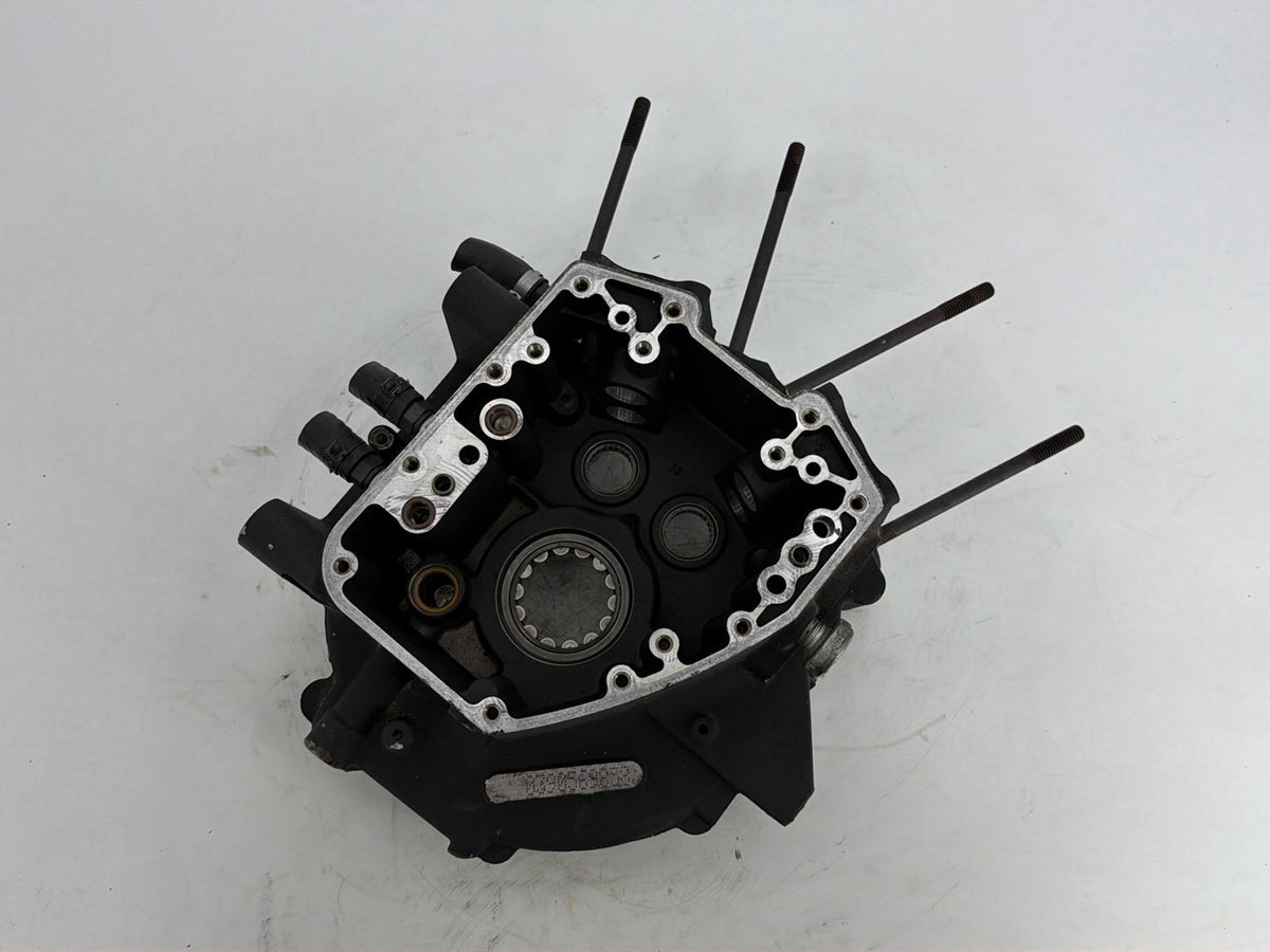 2005 Harley Touring FLHTCUI Electra Glide Ultra OEM Crankcase Shaft Engine Motor Cover