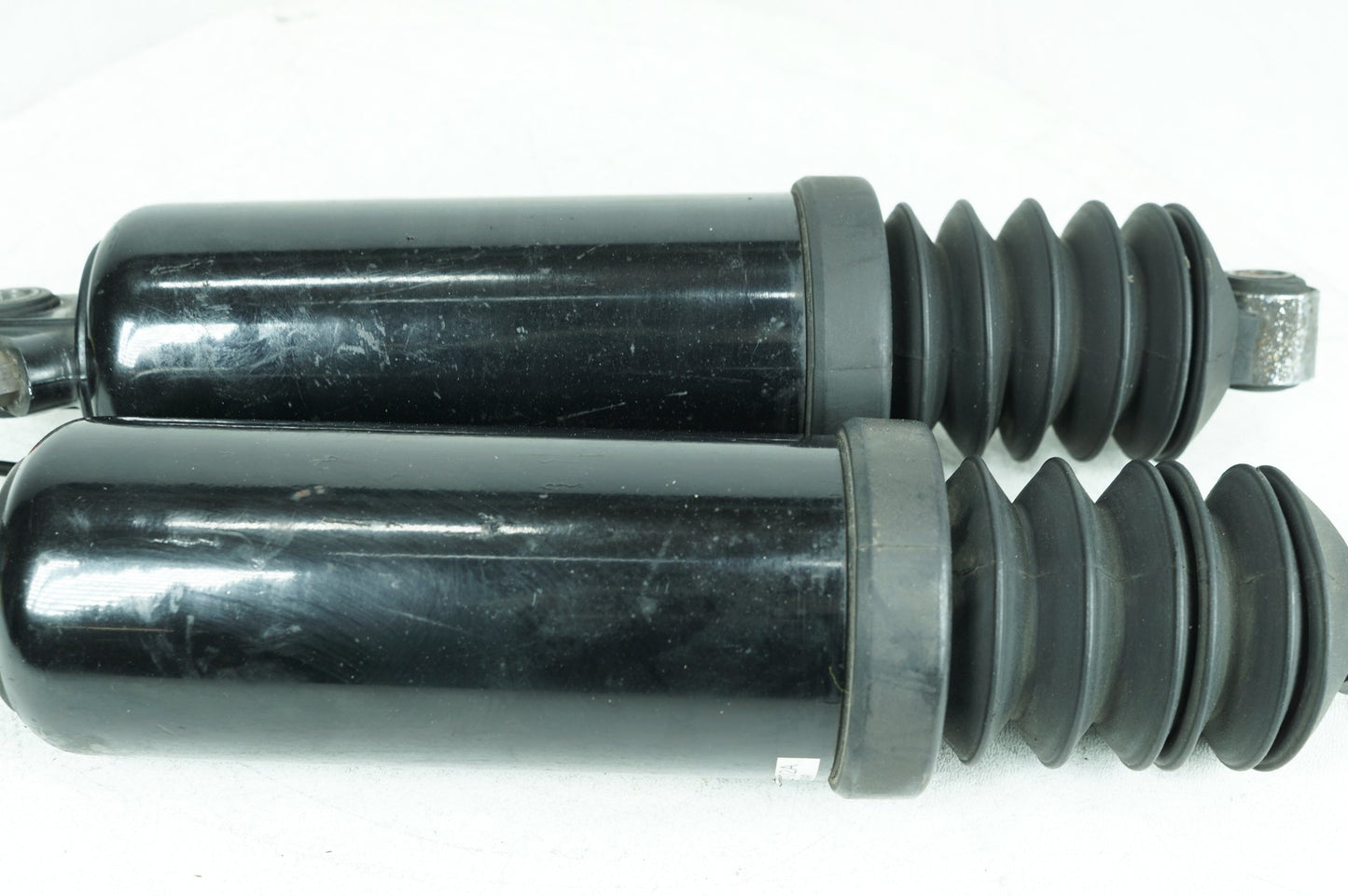 2007 - 2012 Harley-Davidson Touring Street Glide Rear Left Right Shock Absorbers   54662-02A