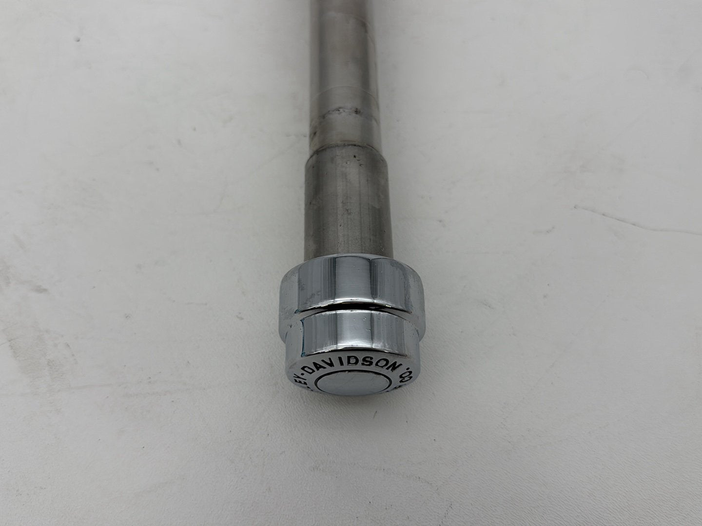 1999 - 2006 Harley-Davidson Dyna Low Rider Front Wheel Axle Bolt Shaft 43758-04