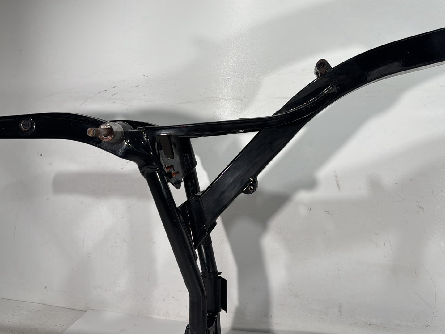 2006 Harley Dyna FXDWGI Wide Glide OEM Body Main Frame Chassis CLN CLR