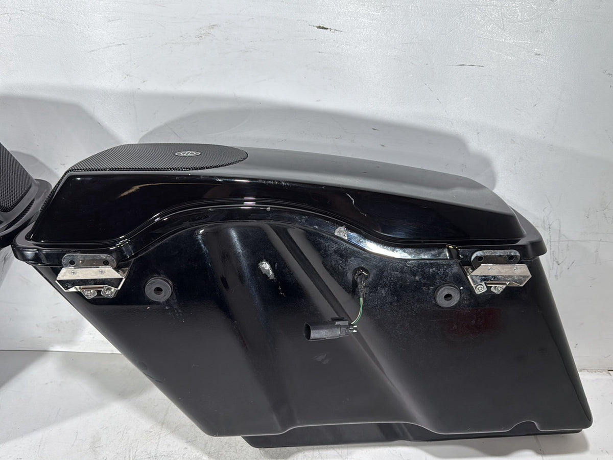 2010 Harley Street Glide Touring FLHX OEM Left Right Saddlebags Luggage NOKey