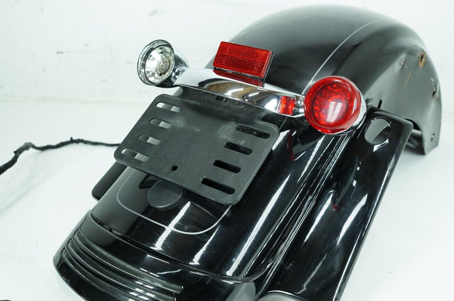 2000 - 2006 Harley-Davidson Touring Electra Ultra Rear Wheel Fender & Turn Signals Bar 58702-02B