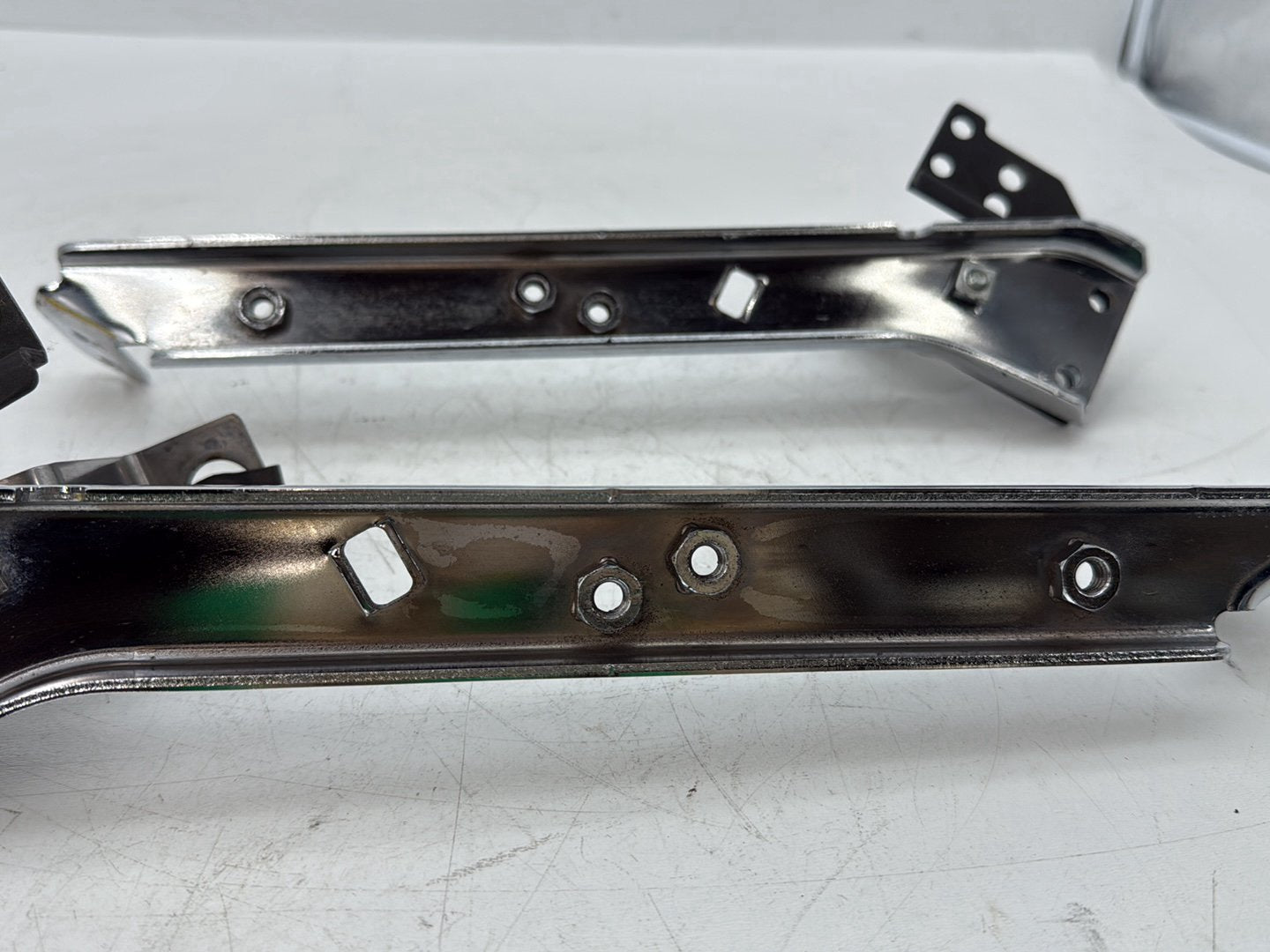 2005 Harley Touring FLHRCI Road King Classic OEM Rear Left & Right Saddlebag Fender Support