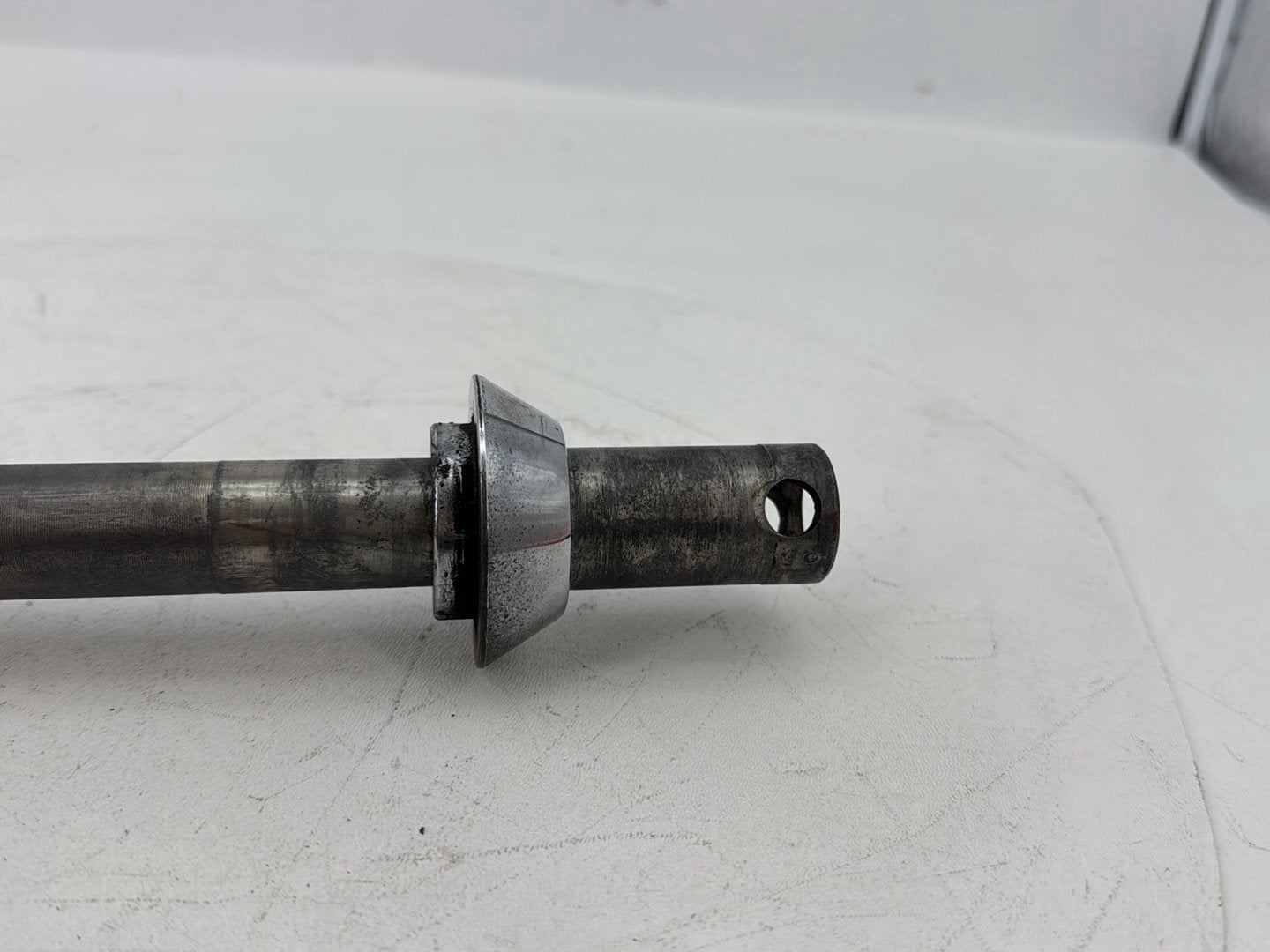 2007 - 2012 Harley-Davidson Dyna Super Glide Front Wheel Axle Bolt Shaft 41628-08