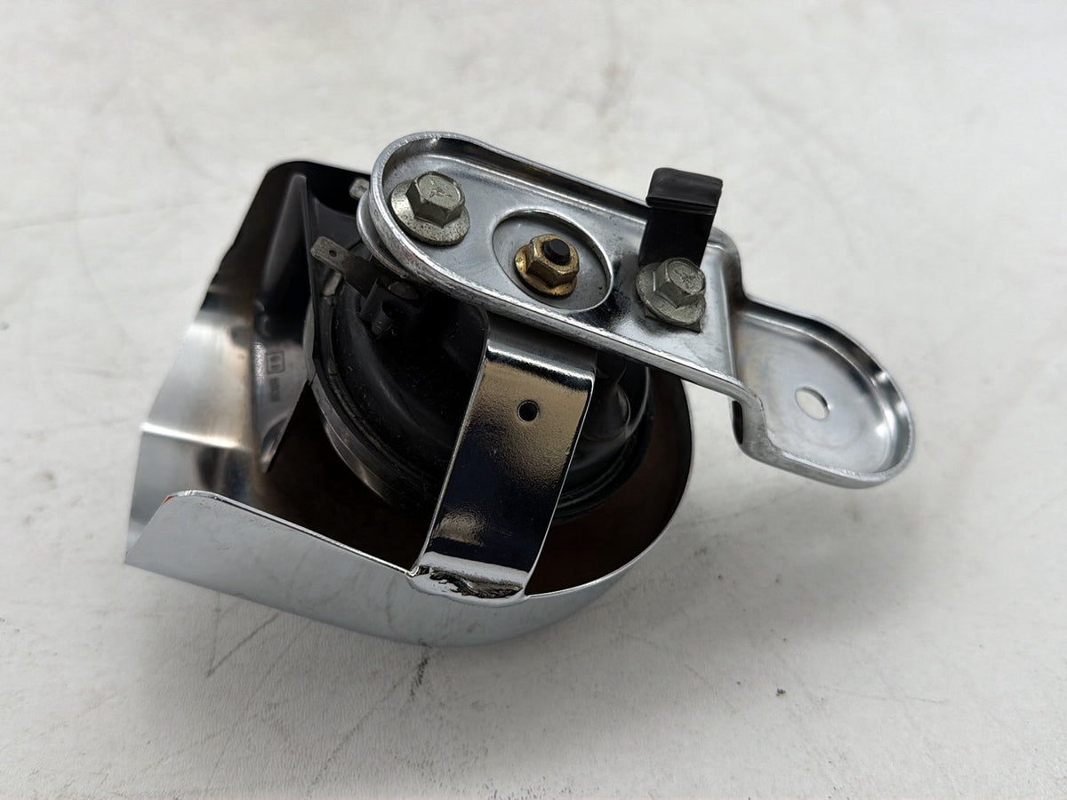 2007 Harley Electra Glide Touring Ultra OEM Horn Signal Klaxon Chrome Cover
