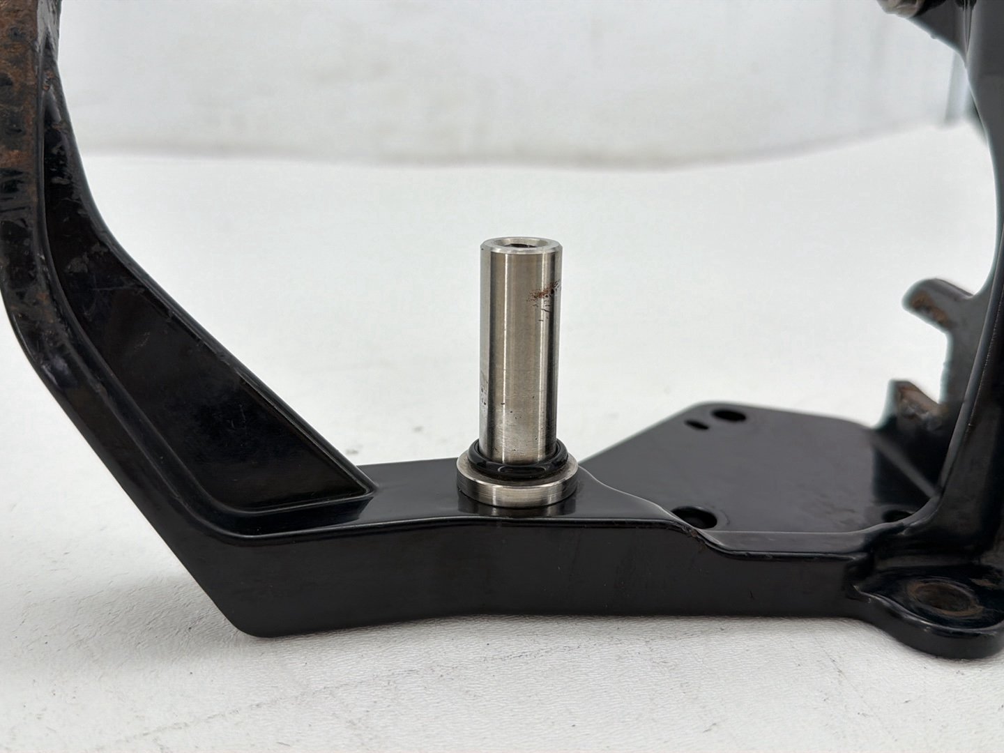 2011 Harley Heritage Softail Classic FLSTC OEM Right 1 Footboard Mount Bracket