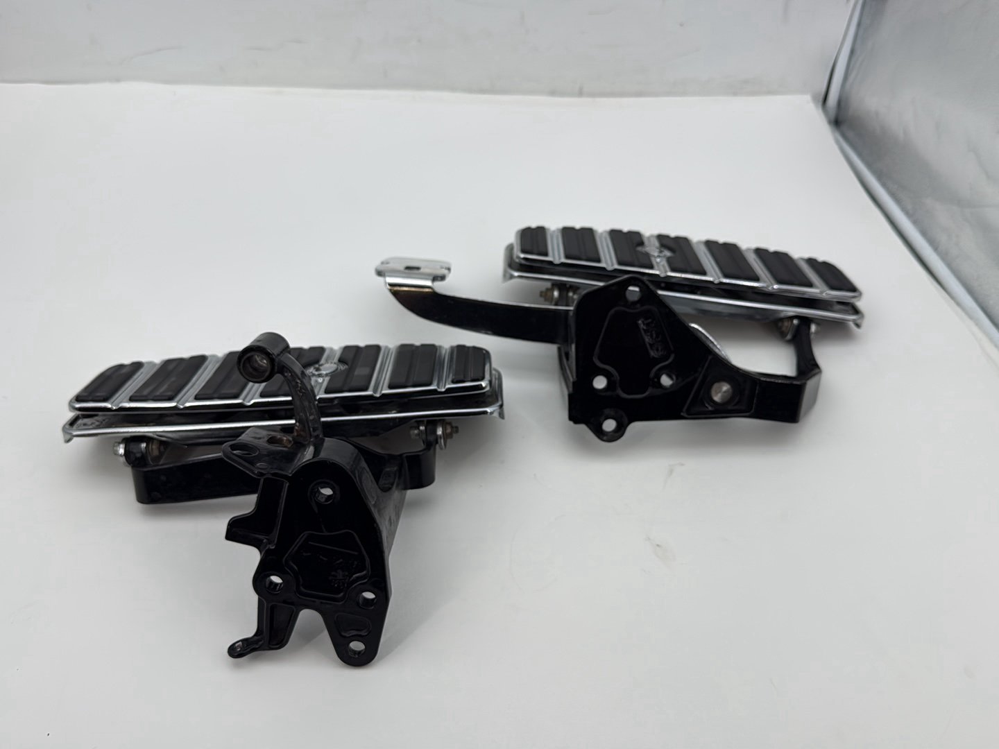 2007 Harley Softail Heritage Classic FLSTC OEM Left Right Driver Floorboard Foot Rest