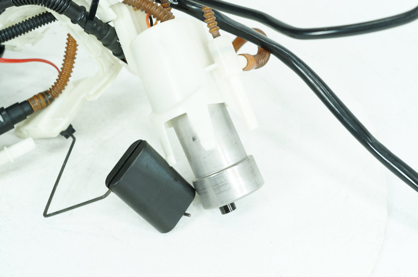 2007 - 2012 Harley-Davidson Touring Electra Glide Ultra Gas Gasoline Fuel Petrol Pump Sending  	62908-08