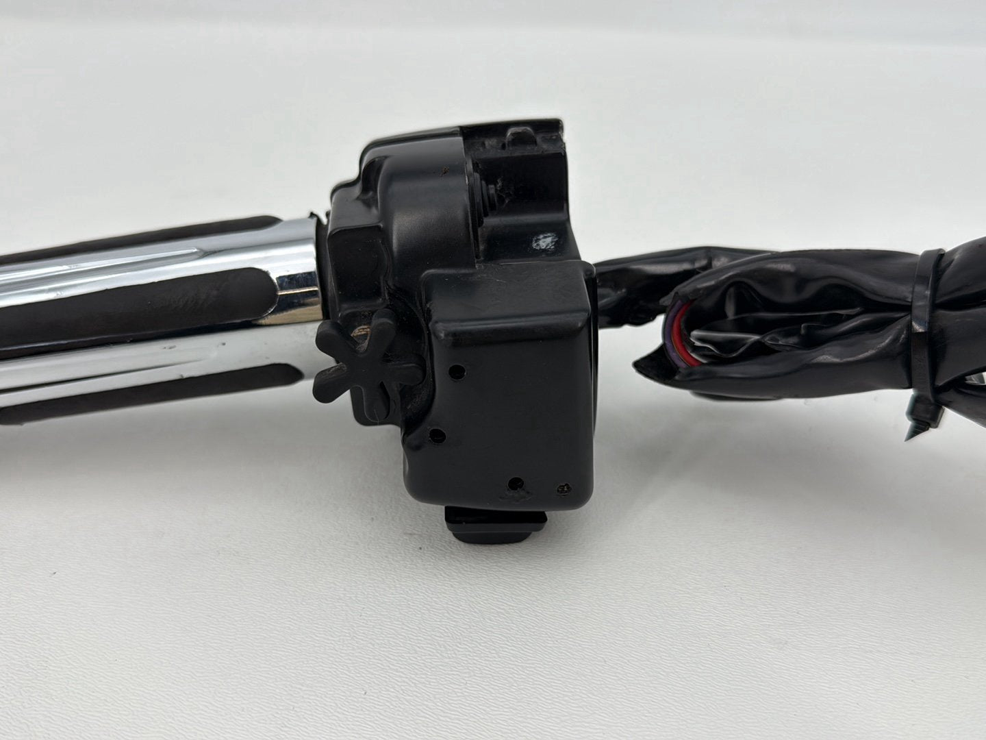 2007 - 2011 Harley-Davidson Touring Street Glide Right Engine Start Kill Switches Controls 71564-96