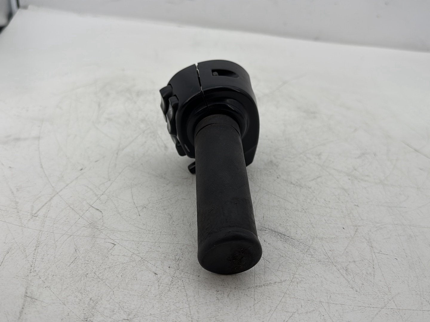 2014 Harley Street Glide Touring FLHXS OEM Right Engine Start Kill Switches Controls