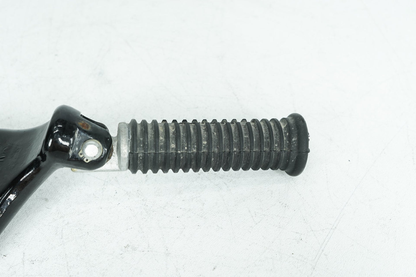 Rear Passenger 1 Foot Peg Step Rest, 33216-99, 2006, Harley-Davidson, Sportster, Low, XL1200 L