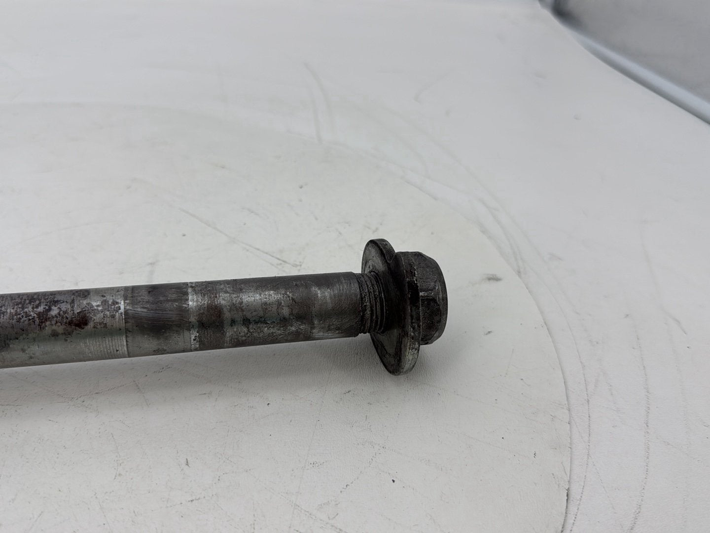 1999 - 2006 Harley-Davidson Touring CVO Screamin Eagle Road King Rear Wheel Axle Bolt Shaft 41056-02