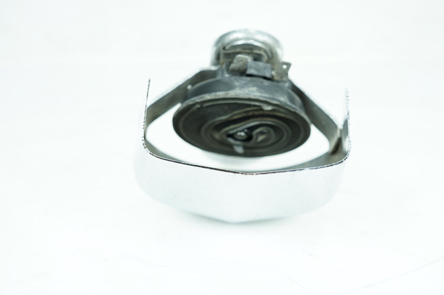 2008 Harley Dyna FXDF Fat Bob OEM Horn Signal Klaxon Chrome Cover