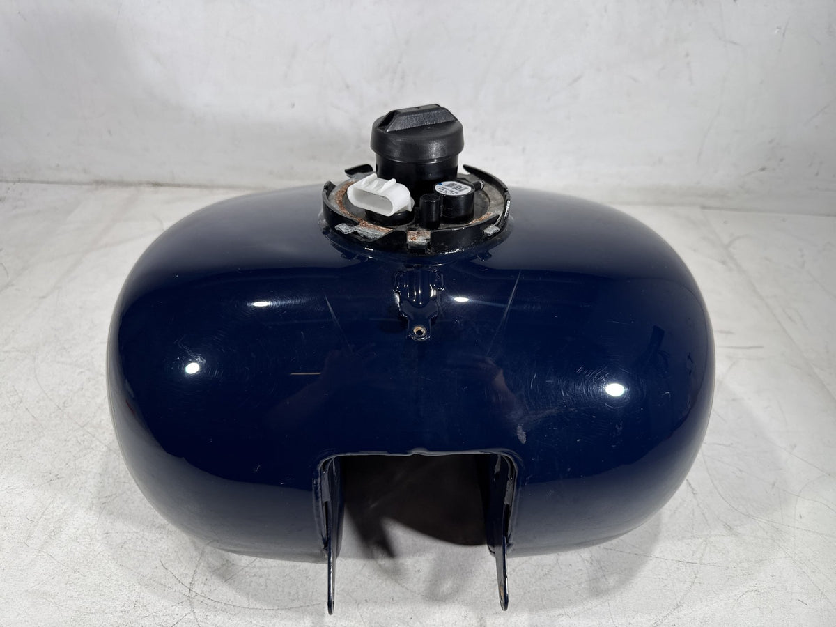 2011 Harley Electra Touring Police OEM Fuel Gas Tank Gasoline Reservoir & Pump