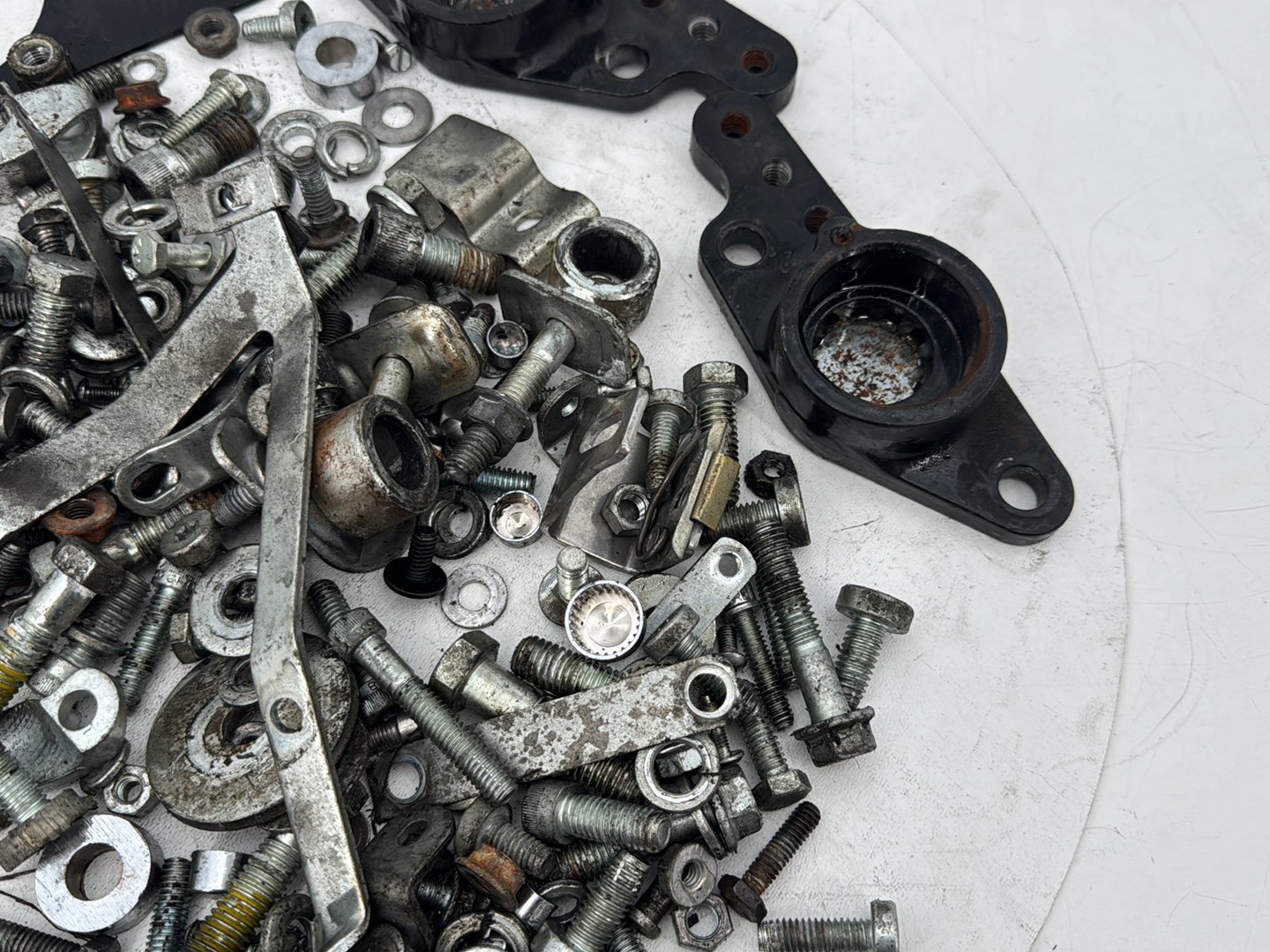 1999 - 2006 Harley-Davidson Touring Electra Glide Classic Hardware Bolts Nuts & Brackets w/ Left Right Swingarm Brackets