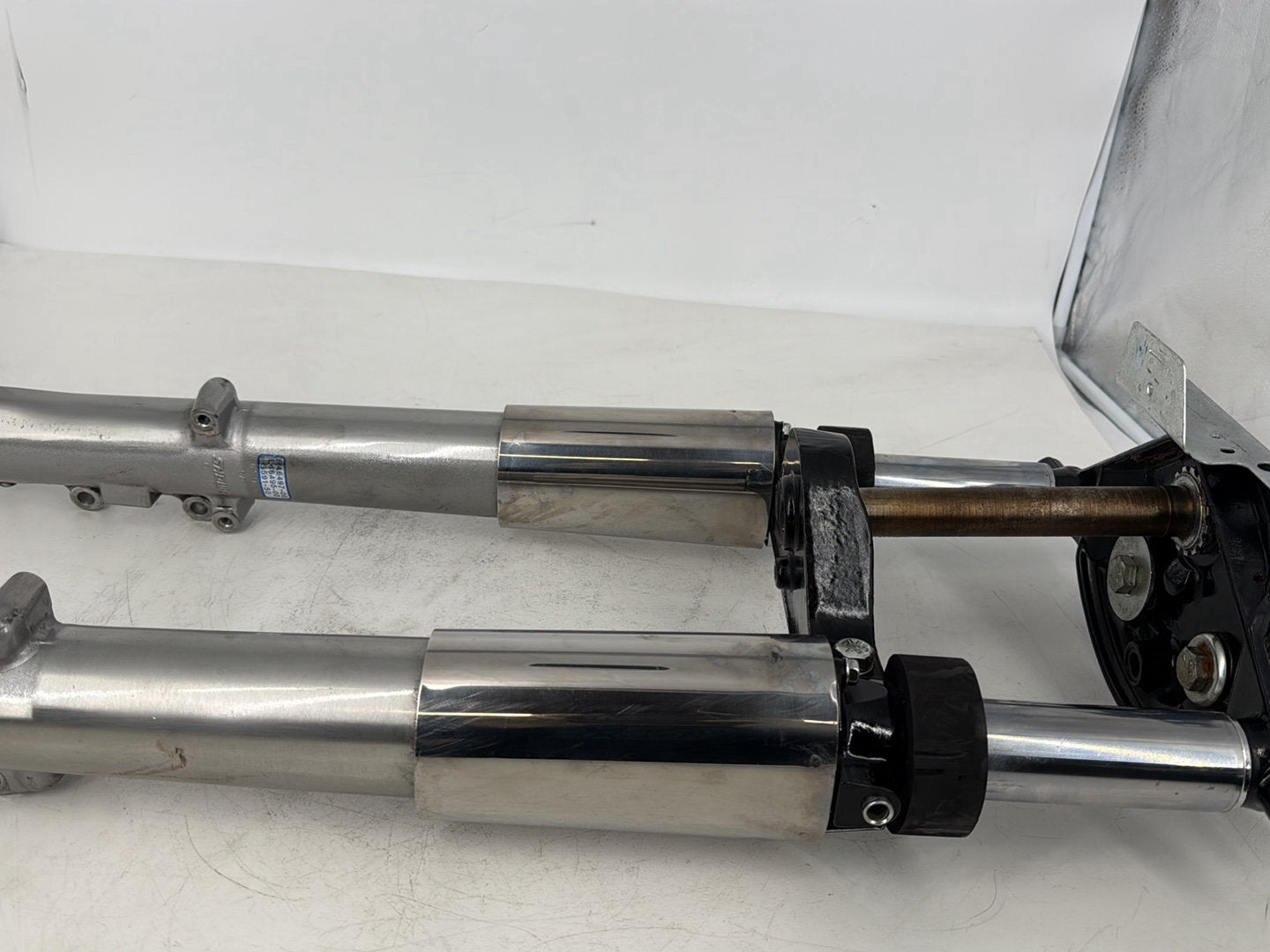 1999 - 2006 Harley-Davidson Touring Electra Glide Classic Front Triple Tree Set & LH RH Fork Legs Sliders 45435-95