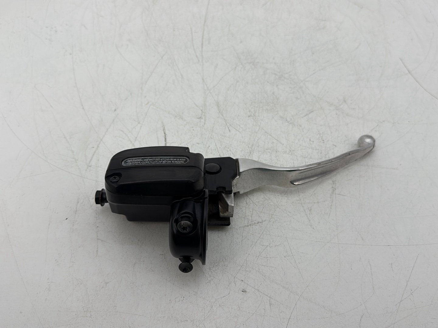 2014 Harley Street Glide Touring FLHXS OEM Front Right Brake Lever Master Cylinder