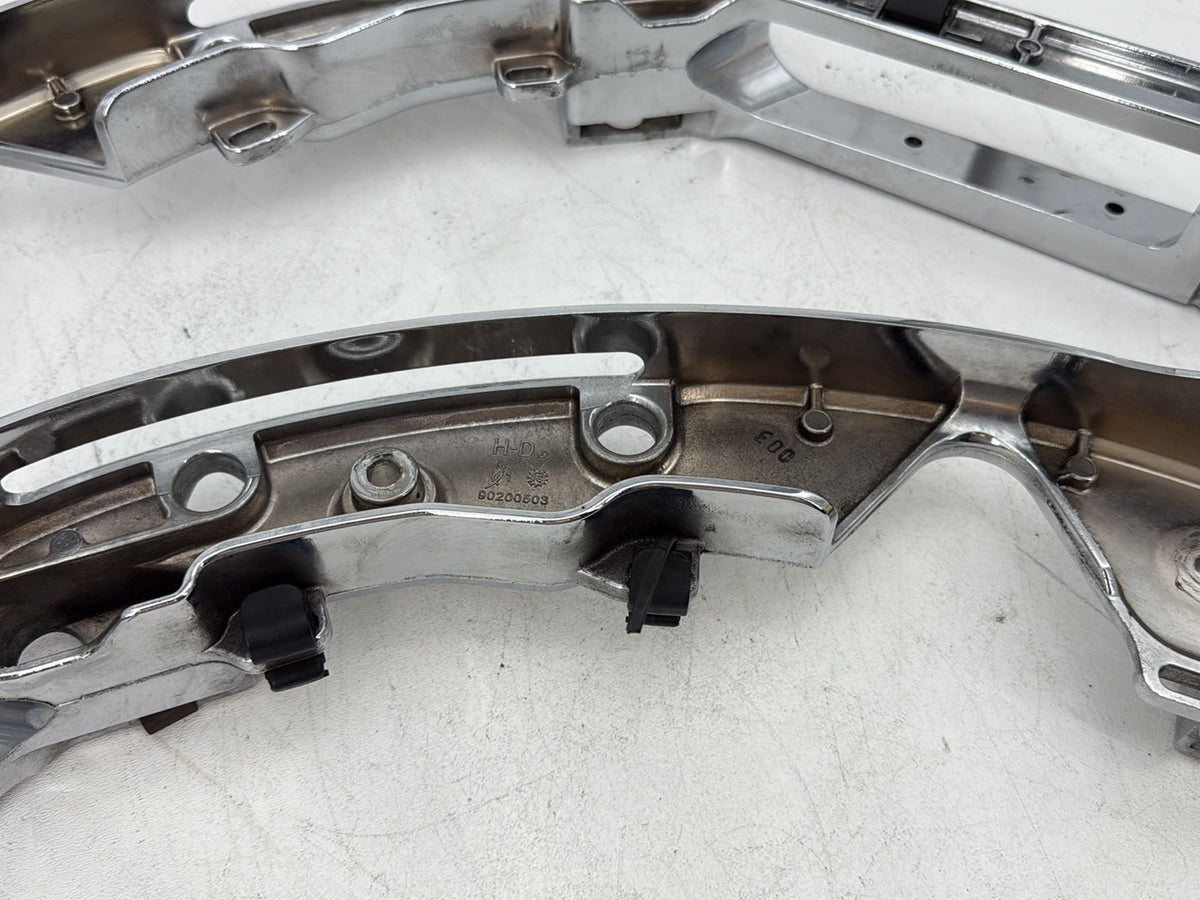 2017 Harley Road Glide Touring OEM Left Right Saddlebag Fender Struts Brackets