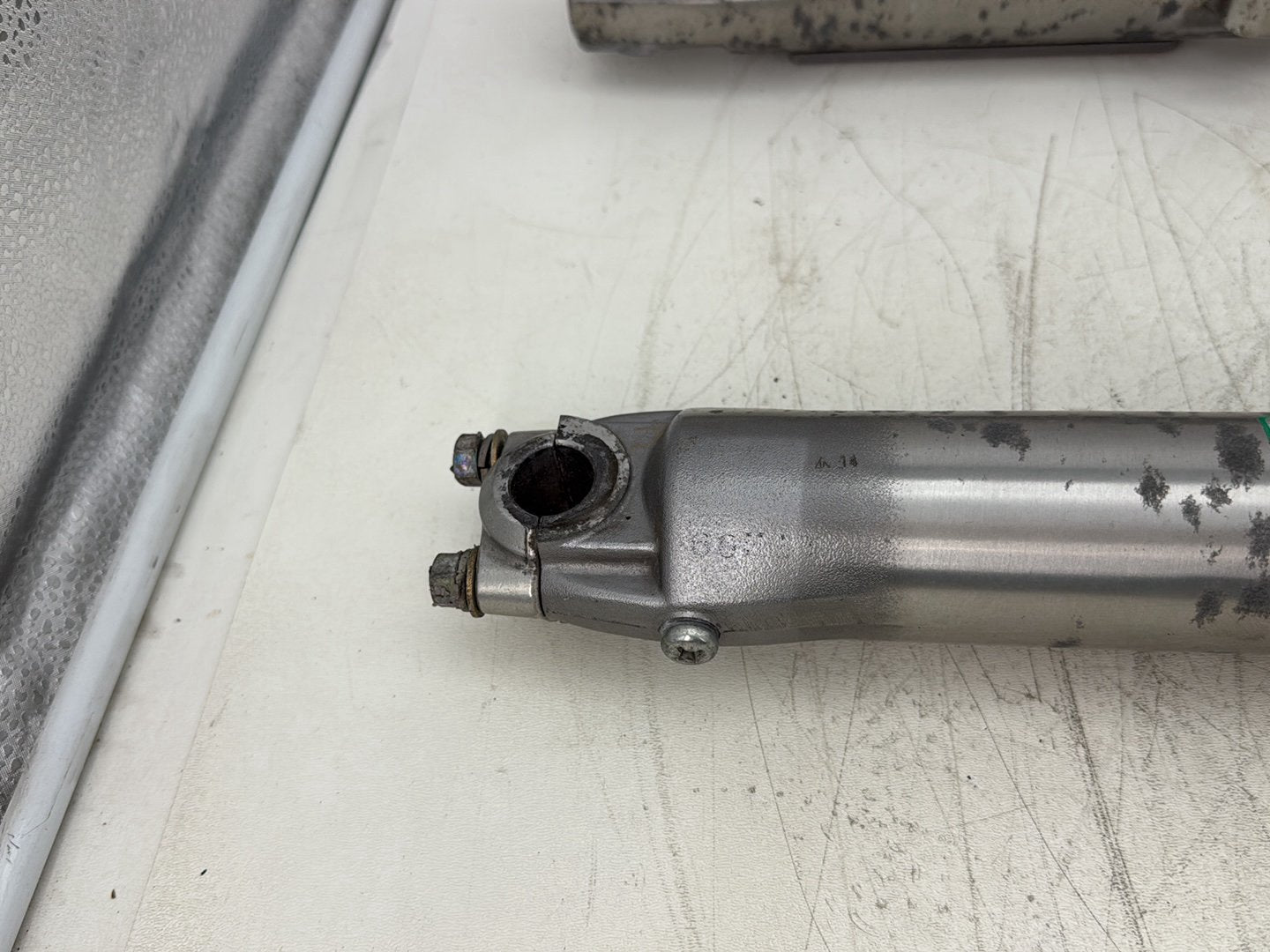 2000 Harley Softail FLSTC Heritage Classic OEM Front Triple Tree Set & LH RH Fork Legs Sliders