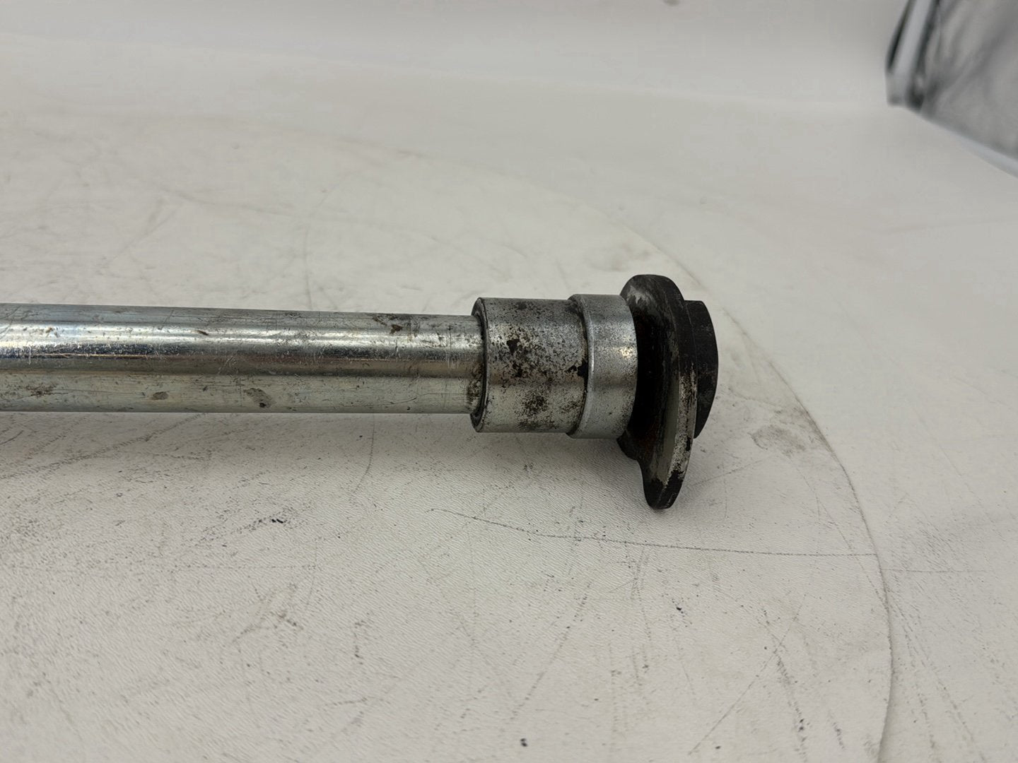 1999 - 2006 Harley-Davidson Touring Electra Glide Rear Wheel Axle Bolt Shaft 41056-02