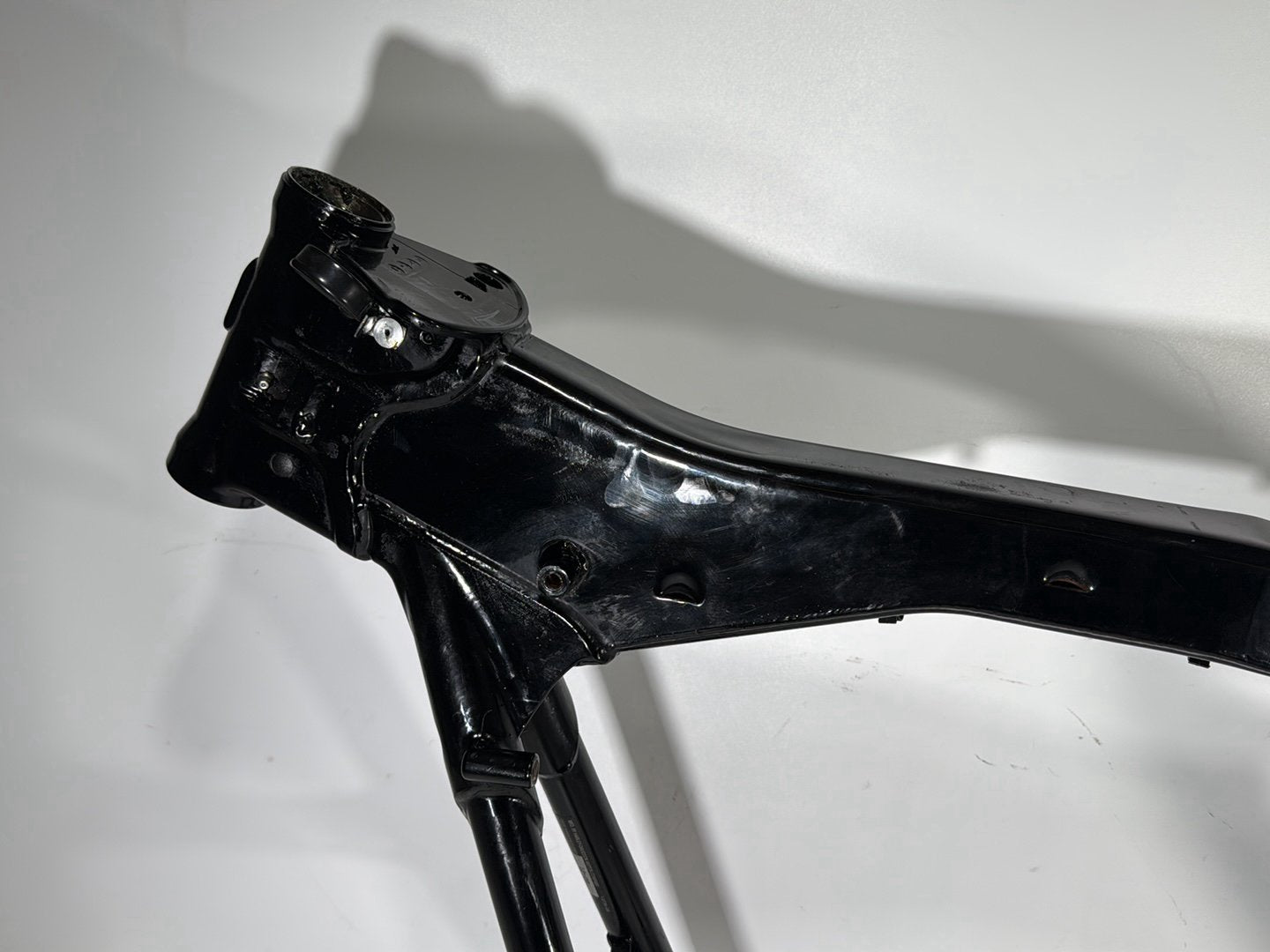 2007 - 2016 Harley-Davidson Touring Electra Glide Ultra Body Main Frame Chassis CLN CLR 47900-10BHP