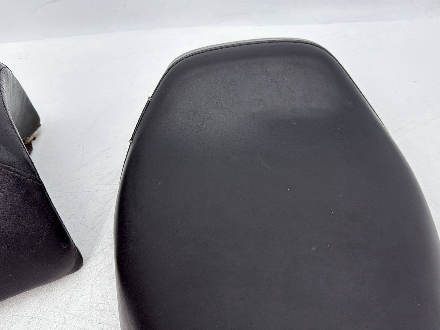 2006 Harley Touring FLHRI Road King OEM Passenger Driver Seat Saddle Le Pera