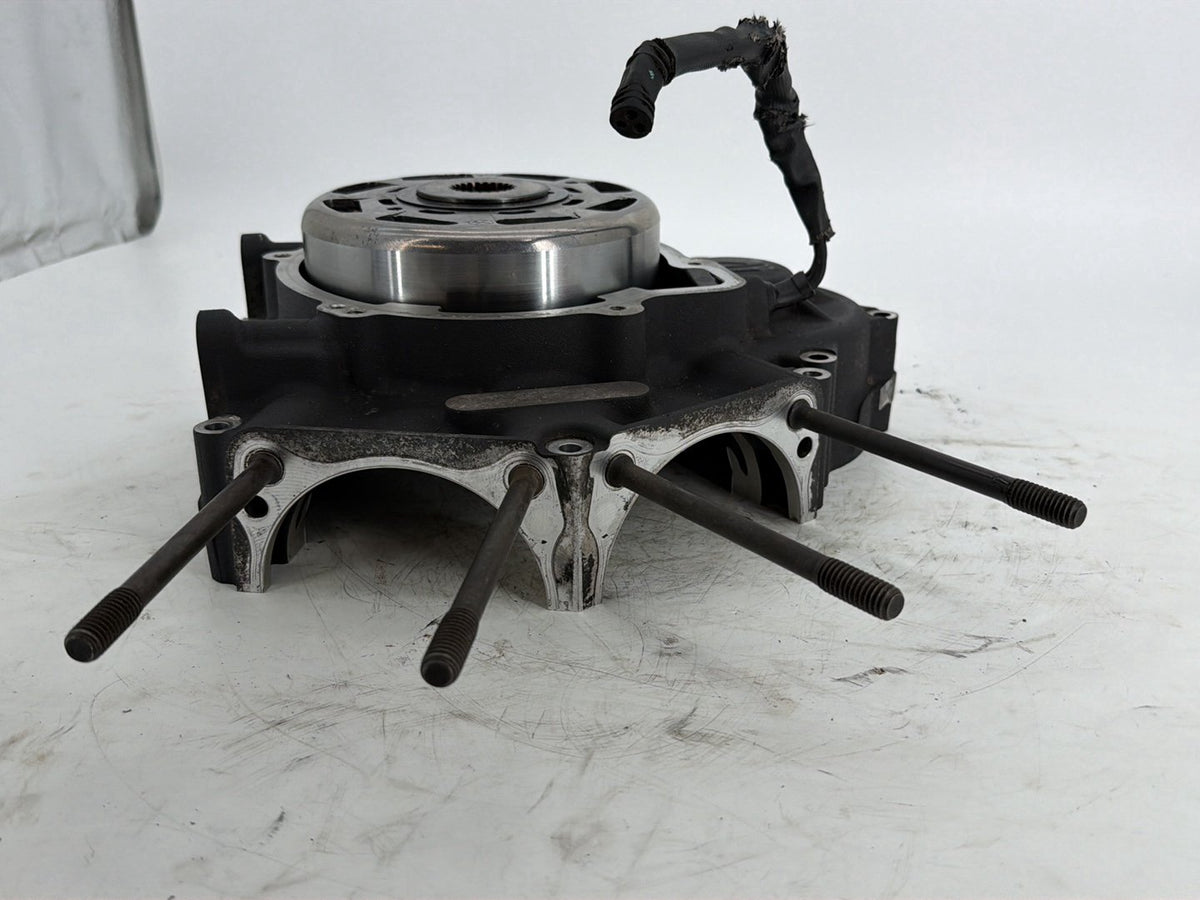 2019 Harley Touring FLHT Electra Glide OEM Crankcase Shaft Engine Motor Cover