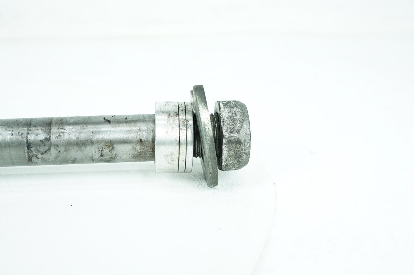 2007 - 2013 Harley-Davidson Touring Electra Glide Classic Rear Wheel Axle Bolt Shaft 41056-09