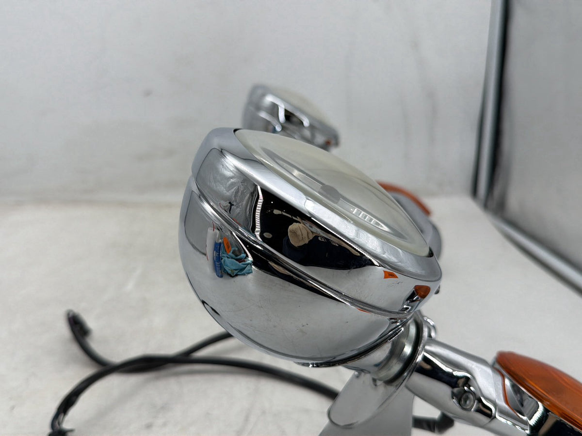 2011 Harley Electra Glide Touring Ultra OEM Front Turn Signal Indicators Aux Light Bar